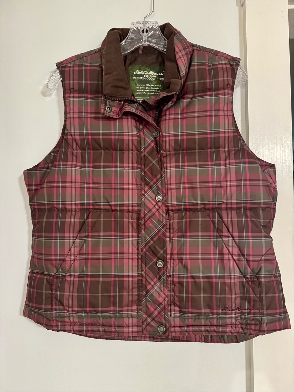 Eddie Bauer premium Goosedown vest just in time for the cold weather.